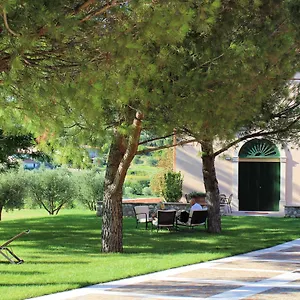Borgo Romantico Relais מלון